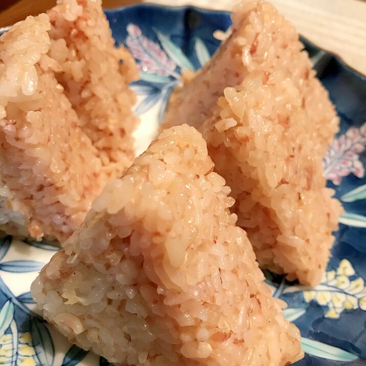 絶品 お店の味 おかかおにぎり レシピ 作り方 By Kimagure猫 楽天レシピ